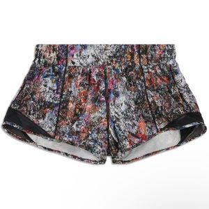lululemon 2.5 hottie hot shorts (multi-colored)
